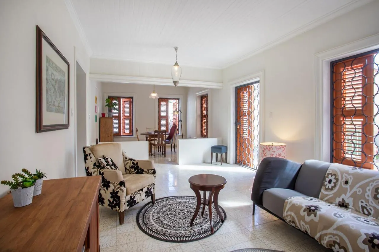Authentic Old Town Apartment Willemstad