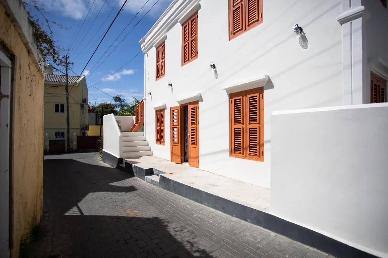 Authentic Old Town Apartment Willemstad