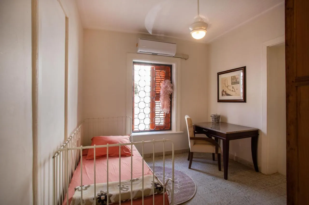 Authentic Old Town Apartment Willemstad
